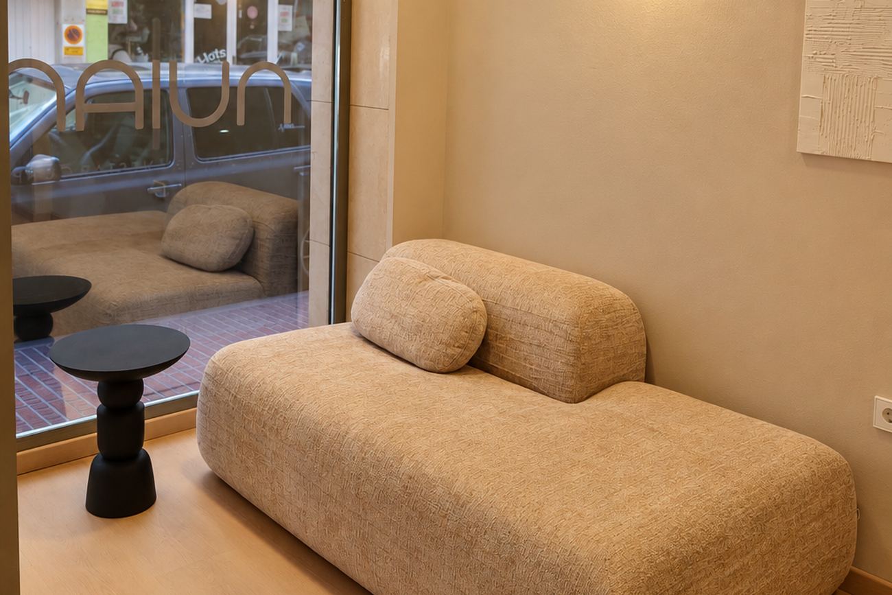 Lounge de espera junto a la ventana